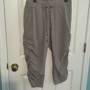 Kyodan gray capri pants. Women’s large EUC